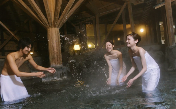 Mixed Genders Showers