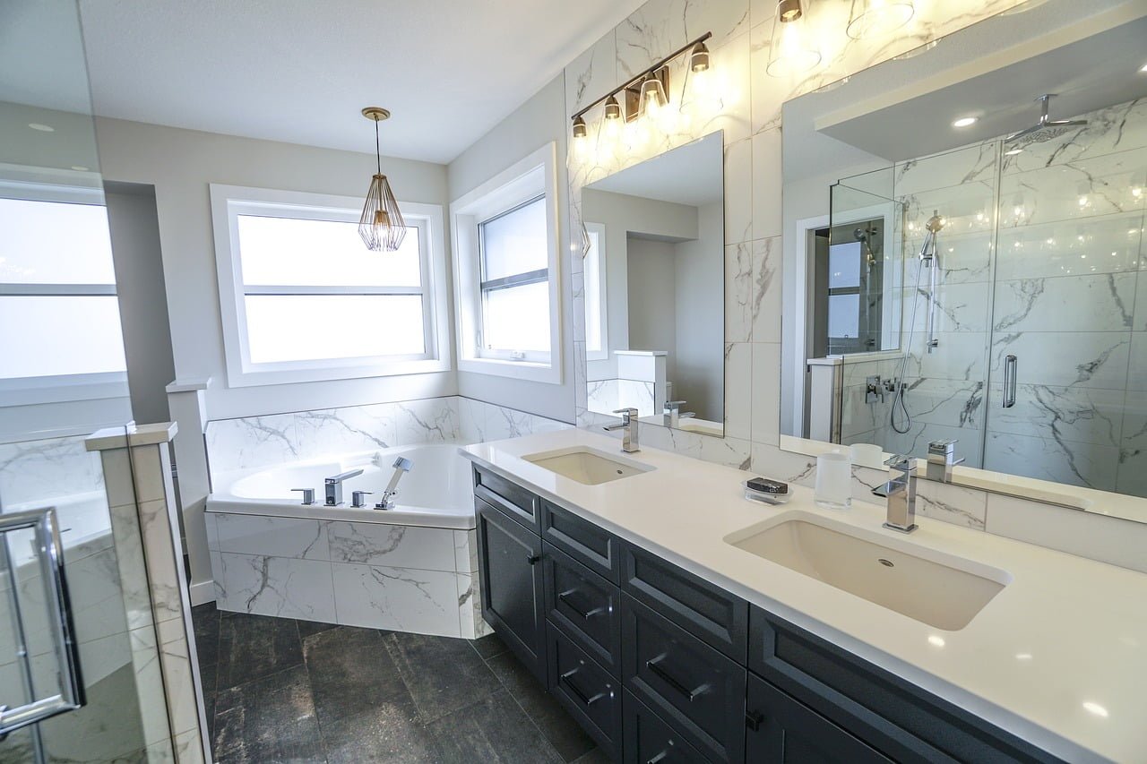 Tips to Make Your Small Bathroom Live Larger