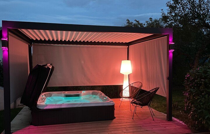Sundace Spas retractable privacy screens hot tub enclosure