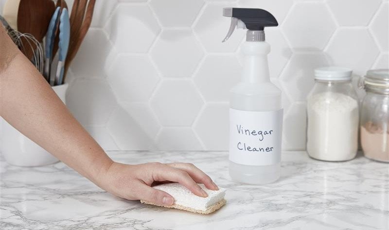 How a Silicone Scrubber and Vinegar Banish Stubborn Soap Scum