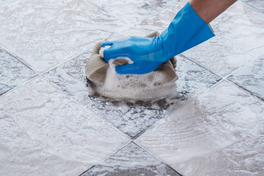 How to Use Vinegar and Lemon Paste for Bright White Grout
