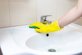 Using Denture Tablets to Clean Sinks Naturally Quick Bathroom Cleaning Hack